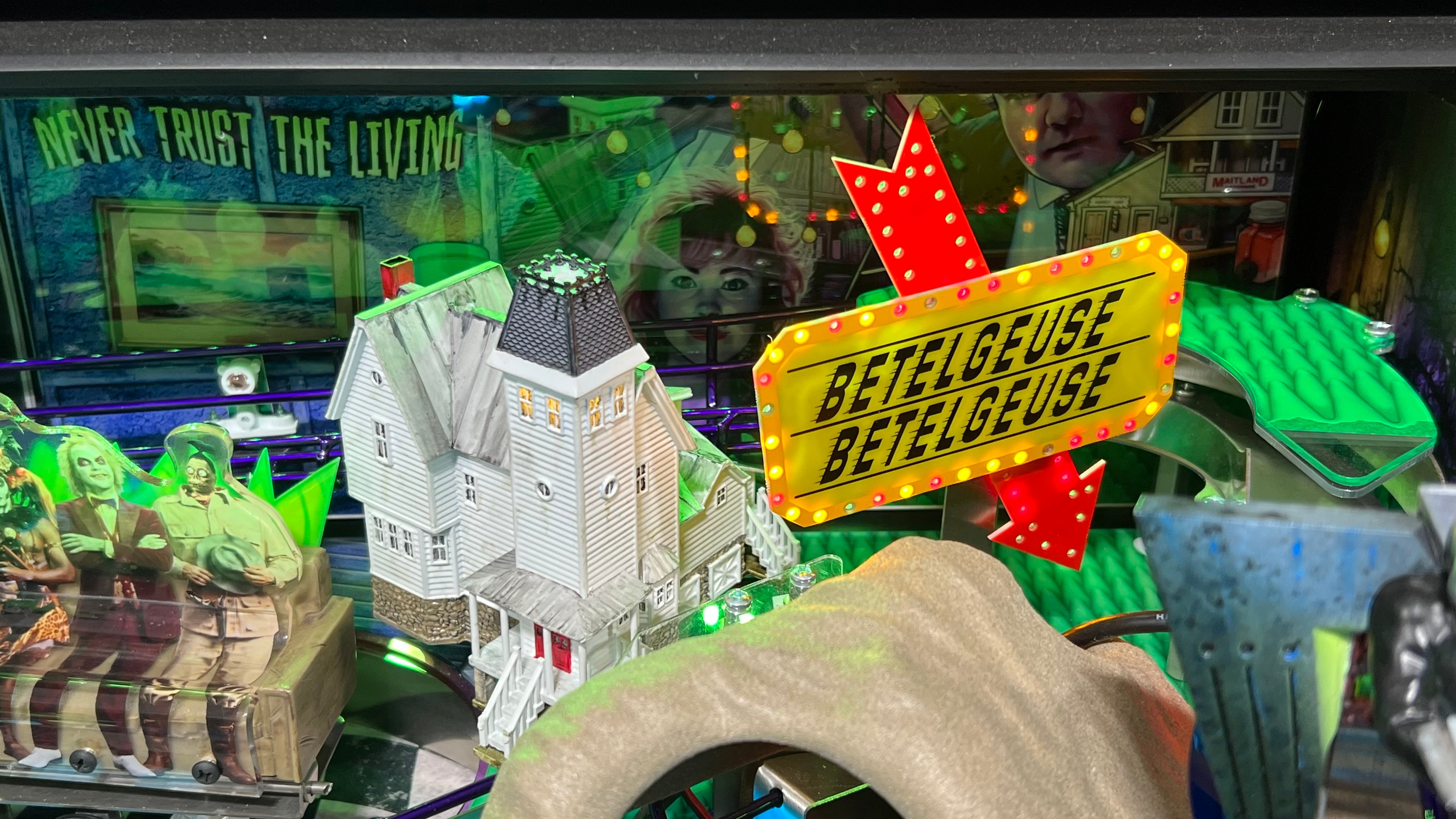 Home Home Home — Adam Maitland’s Attic Model House Mod