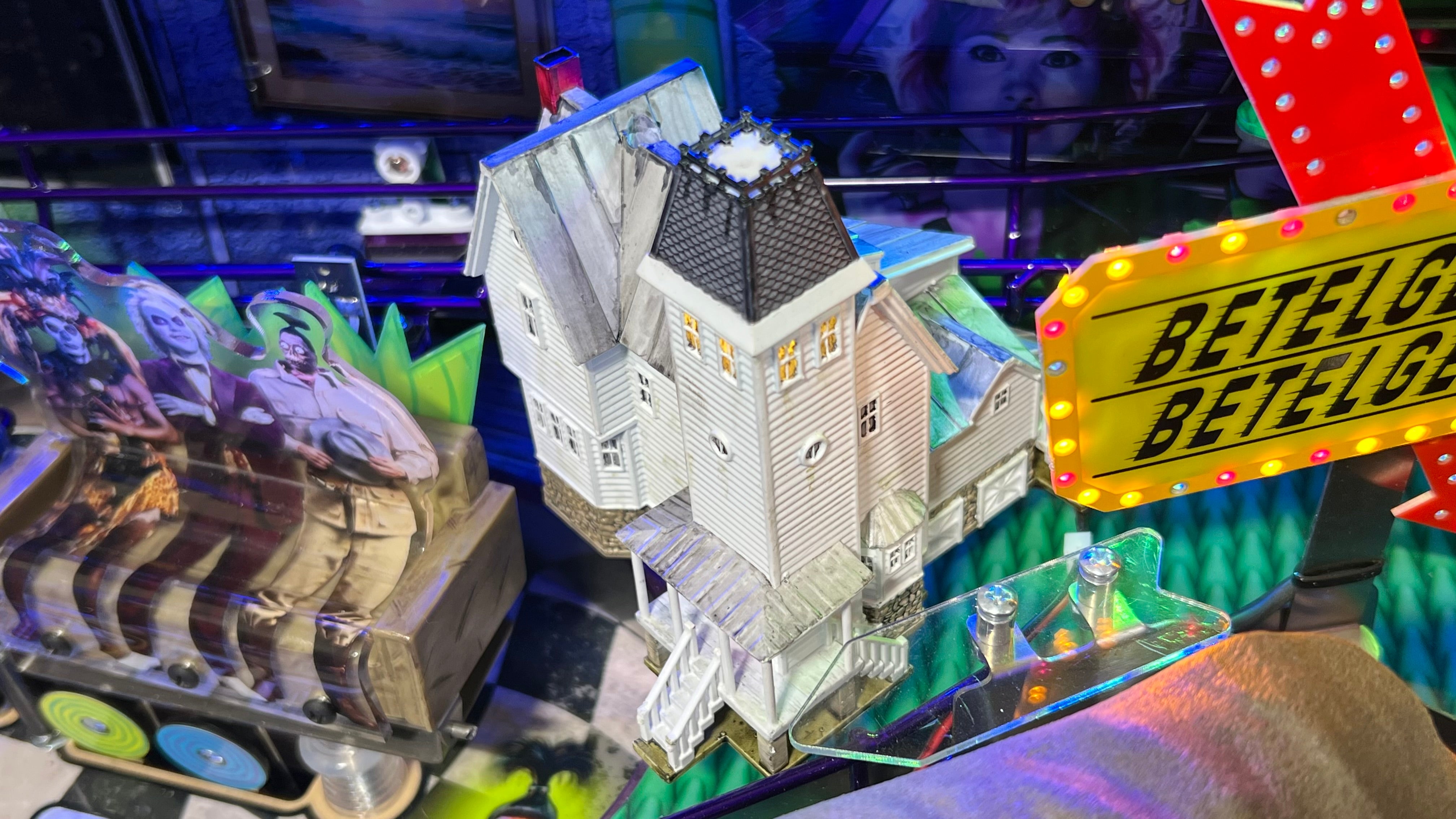 Home Home Home — Adam Maitland’s Attic Model House Mod
