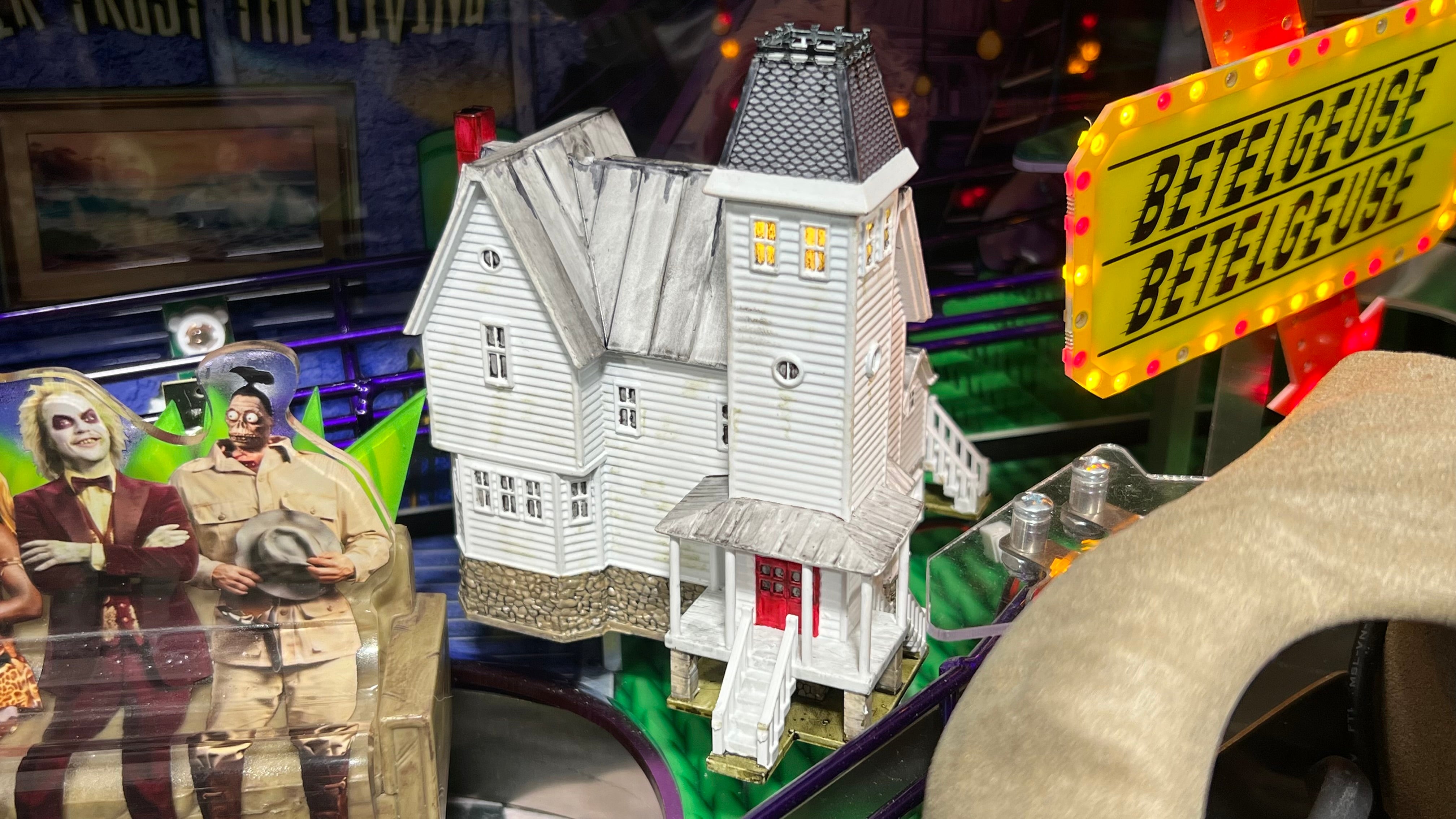 Home Home Home — Adam Maitland’s Attic Model House Mod
