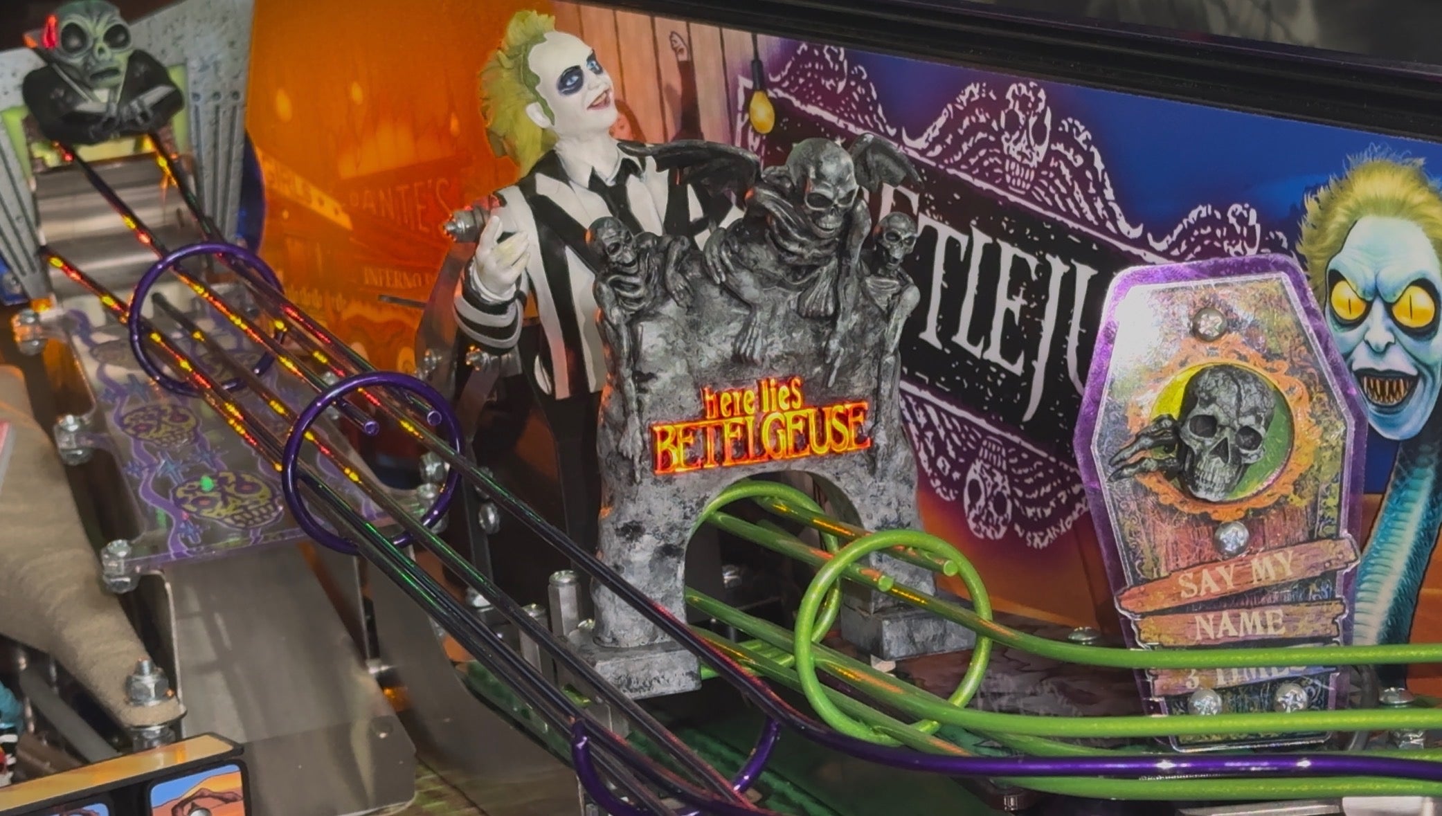 BEETLEJUICE Graveyard TOMBSTONE "here lies BETELGEUSE" in Burning Brimstone