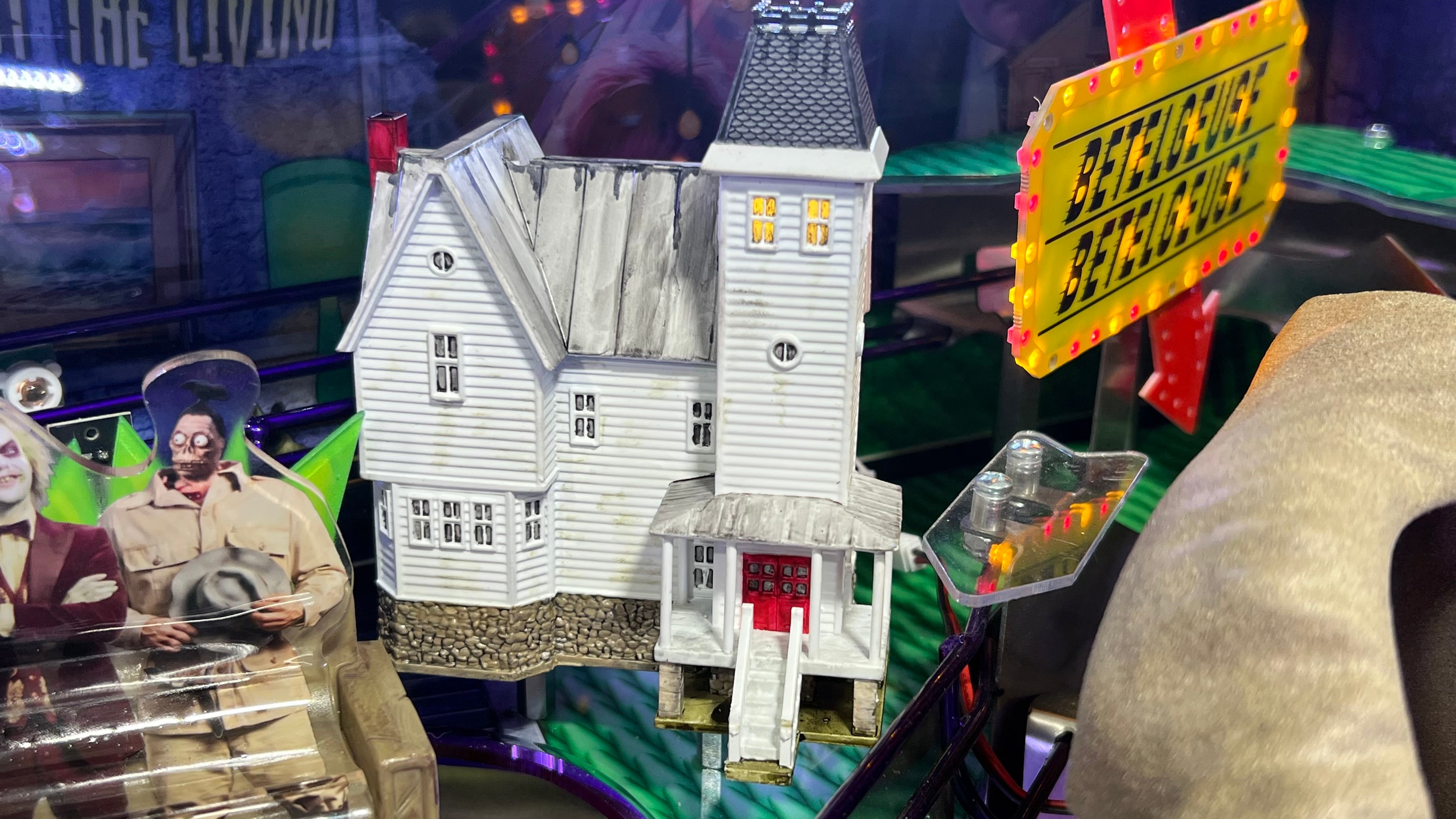 Home Home Home — Adam Maitland’s Attic Model House Mod