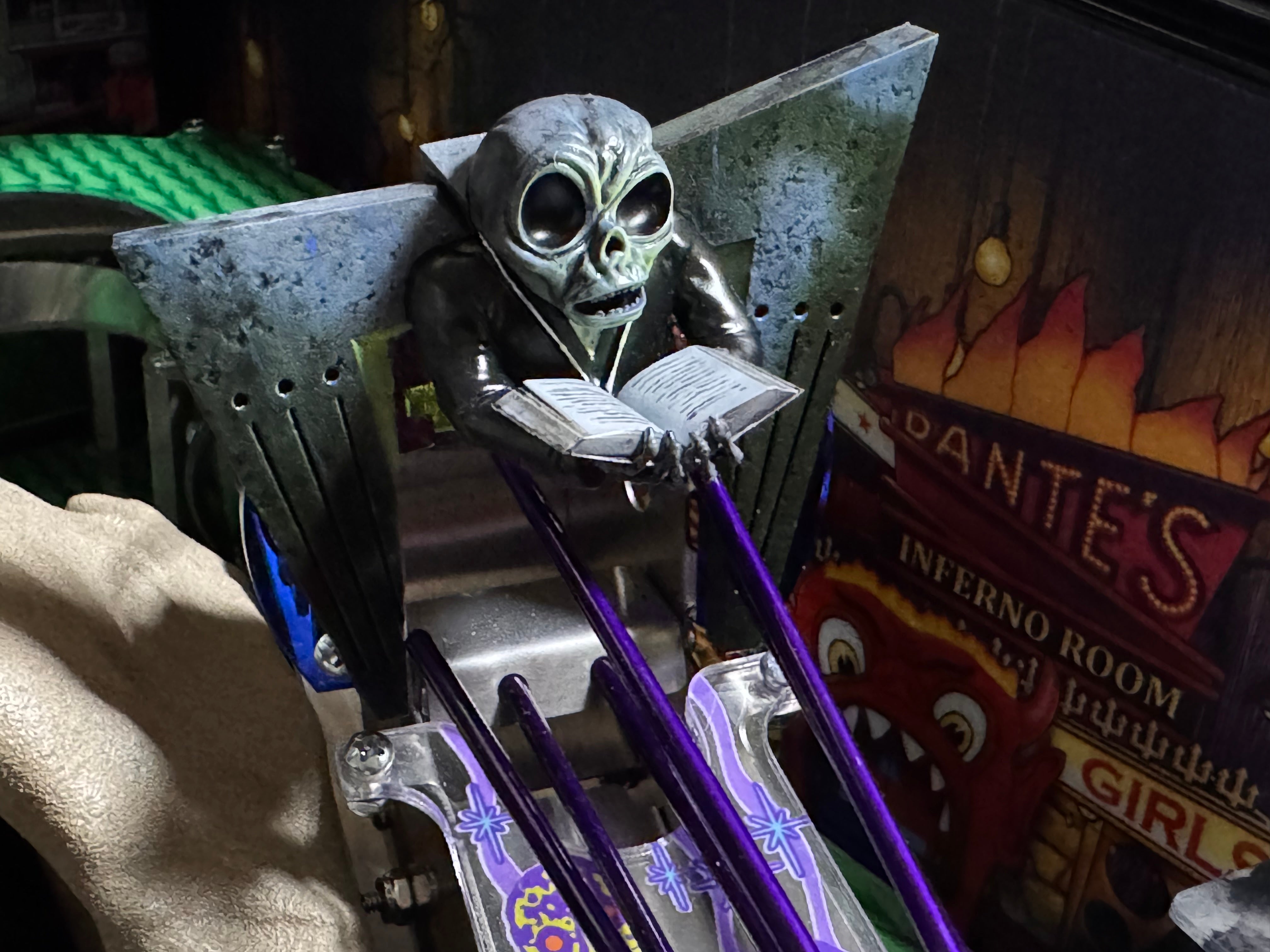 The WEDDING ARCH and the GHOULISH officiant V2.0 for Beetlejuice by CRCades