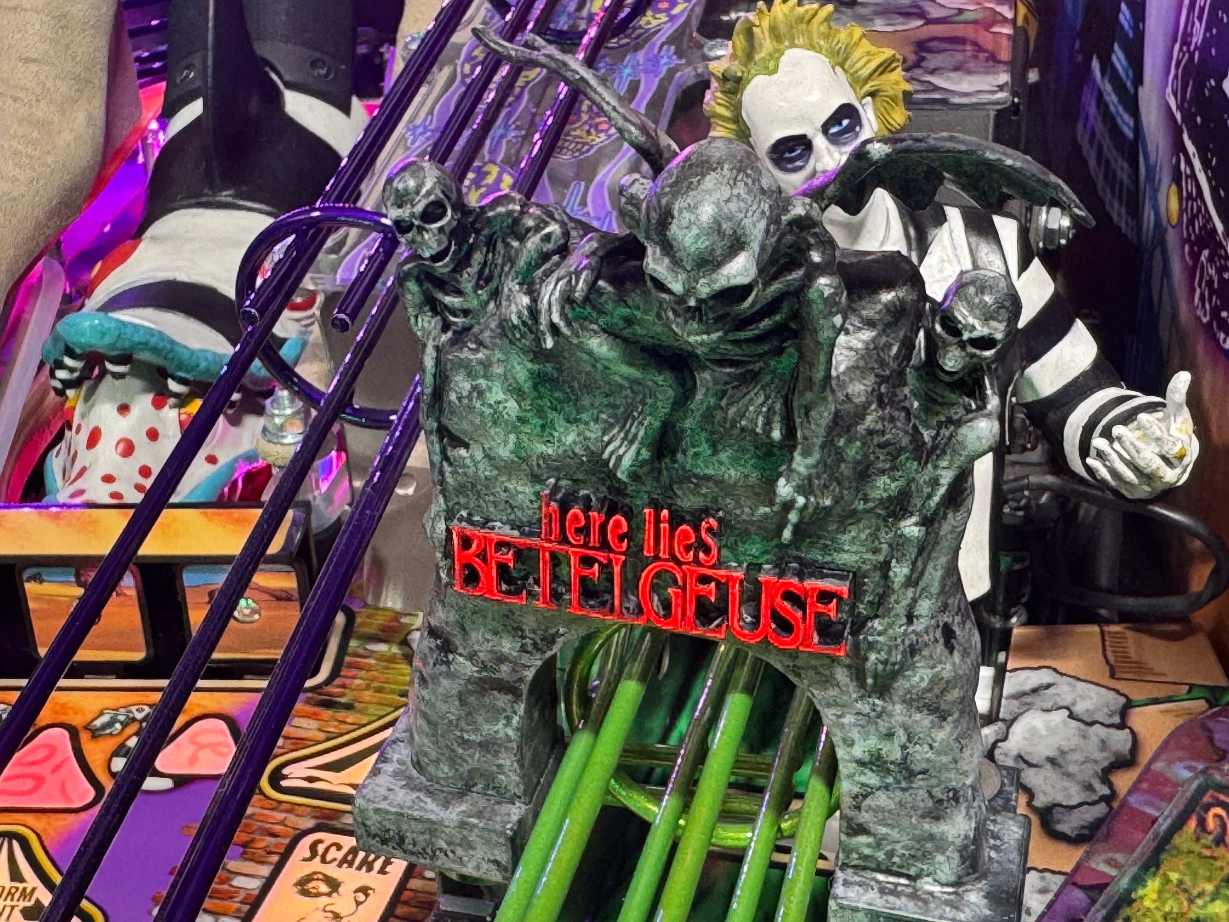BEETLEJUICE Graveyard TOMBSTONE "here lies BETELGEUSE" in Burning Brimstone